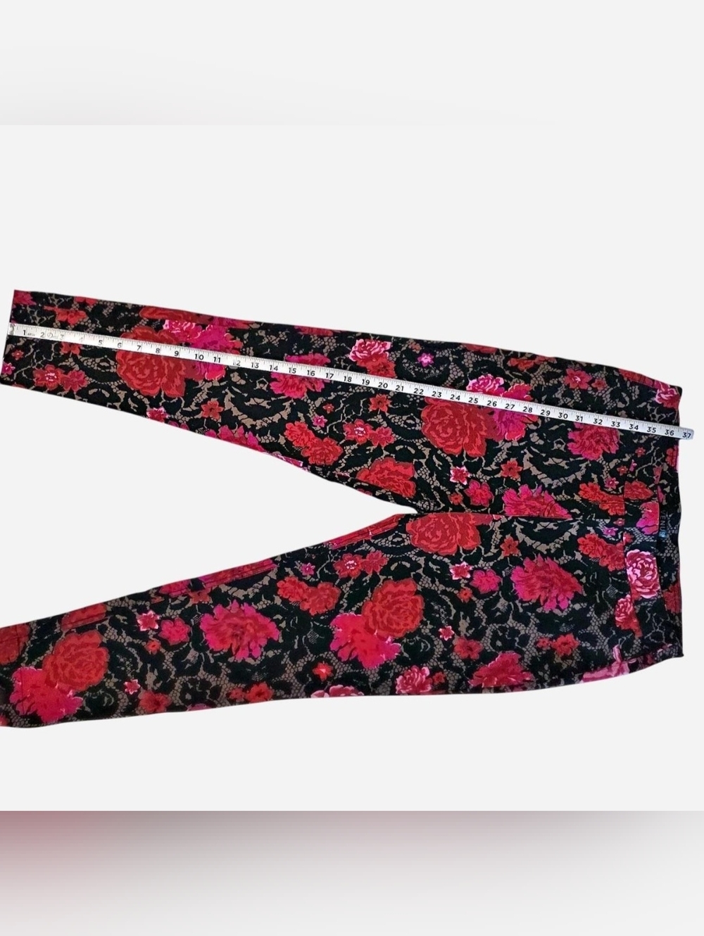 Venus Red/Black/Pink Floral & Lace Print Leggings Size L Stretchy Flattering - Picture 7 of 9